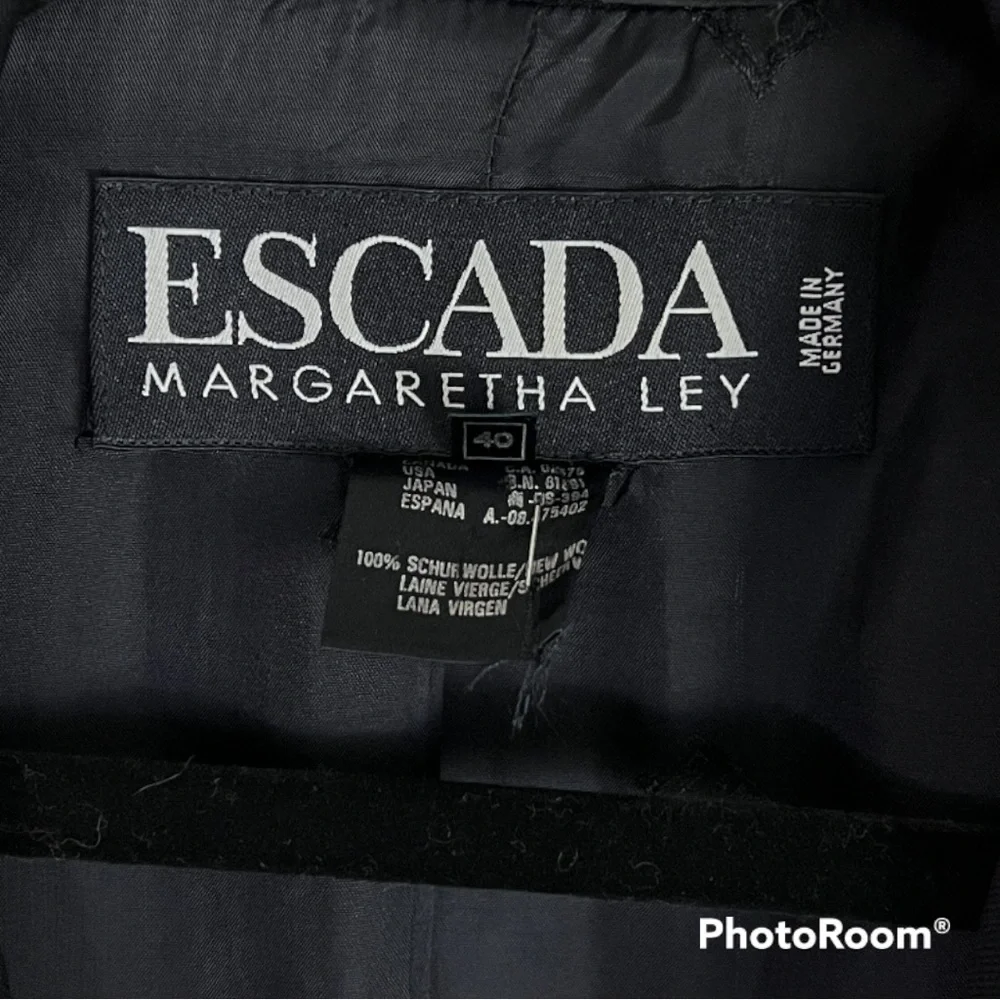 Escada size 40
